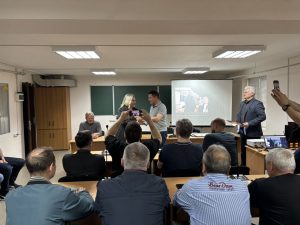 Вітаємо завідувача кафедри  ЕК ХНУРЕ, доктора економічних наук, професора Т. В. Полозову  з отриманням грамоти від Харківської обласної ради