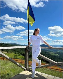 Олена Полозова